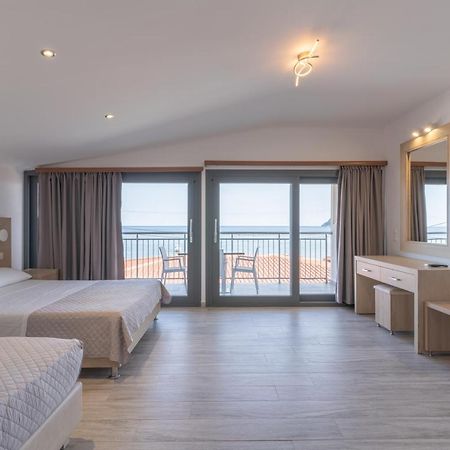 לגאנאס Mandala Seafront Suites מראה חיצוני תמונה